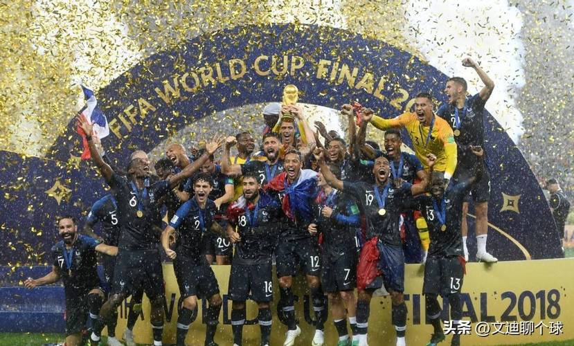 内维尔：我相信萨拉赫会留下，斯洛特一直期待他能道歉（内维尔：看好萨拉赫留队，斯洛特始终期待其道歉）