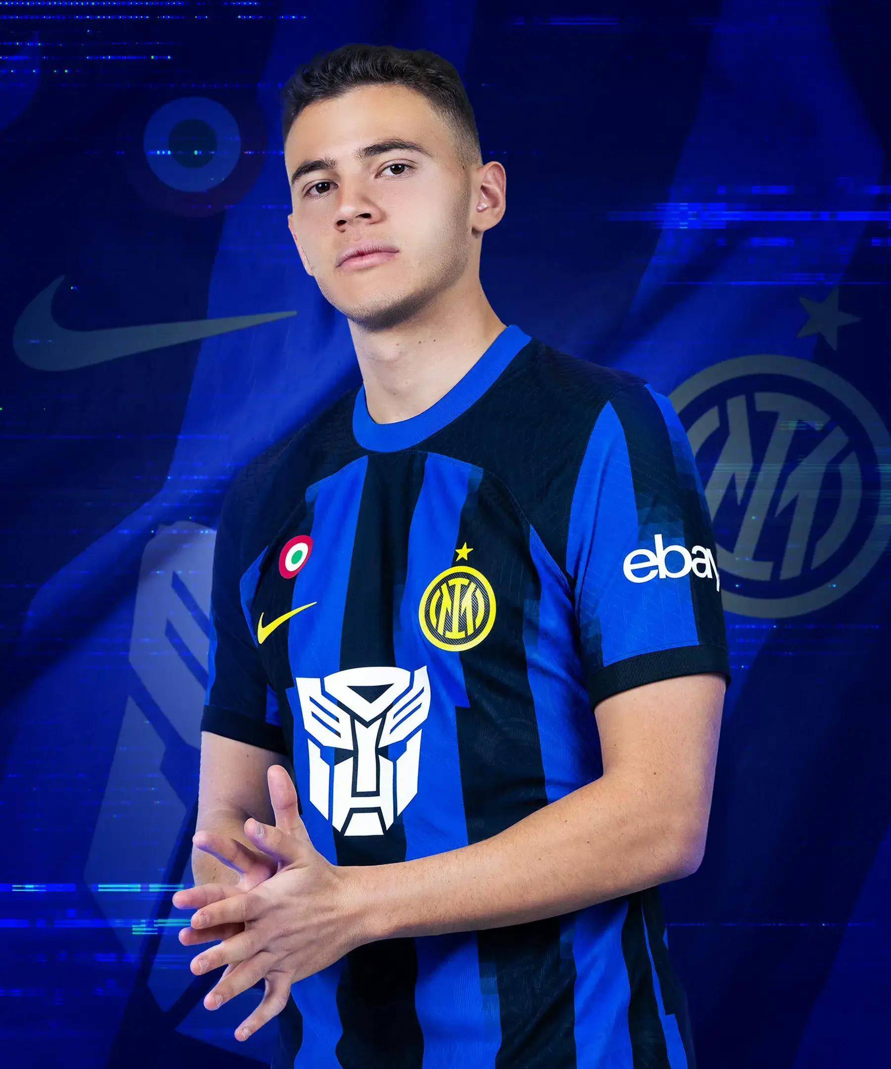 贝克汉姆的球队夺冠，全家相拥庆祝，14岁金发小七很夺目